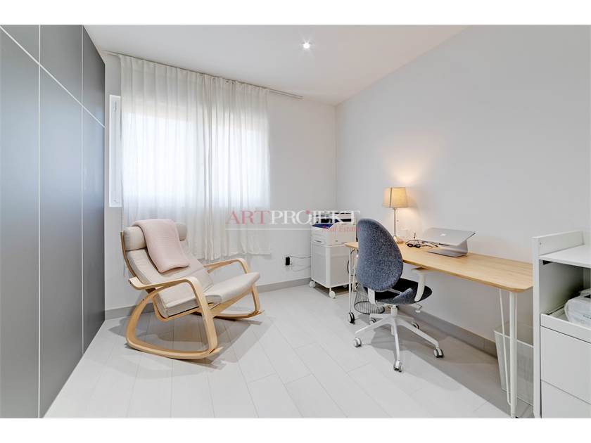 MODERNA VILLA CON GIARDINO A LIGORNETTO / ArtProjekt SA