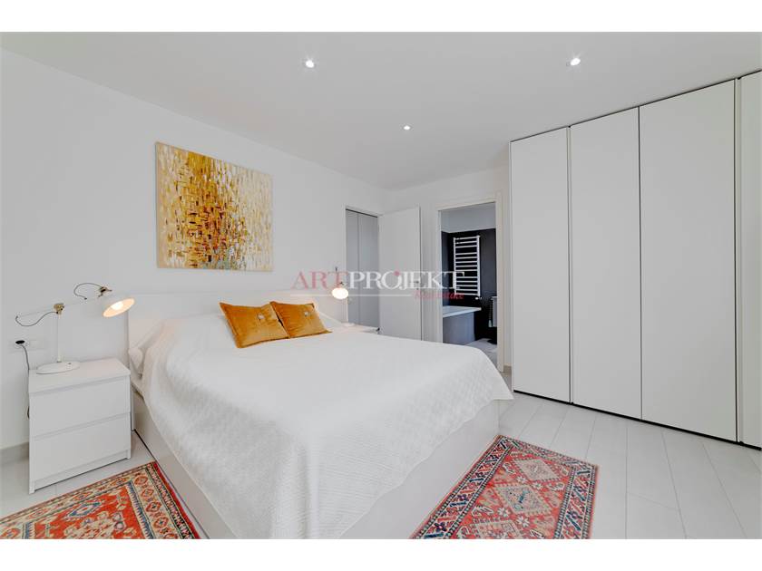 MODERNA VILLA CON GIARDINO A LIGORNETTO / ArtProjekt SA