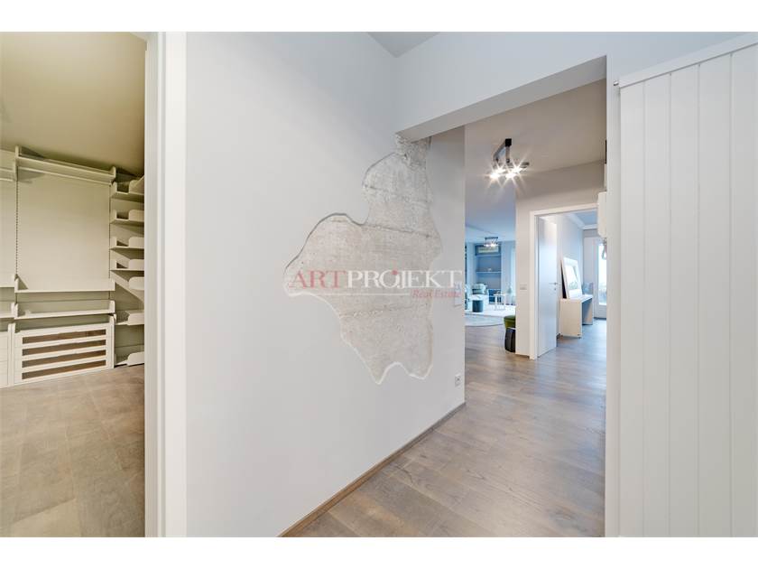 PRESTIGIOSO 3.5 LOCALI CON VISTA LAGO A PORZA / ArtProjekt SA