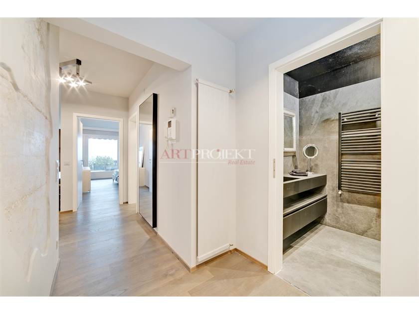 PRESTIGIOSO 3.5 LOCALI CON VISTA LAGO A PORZA / ArtProjekt SA