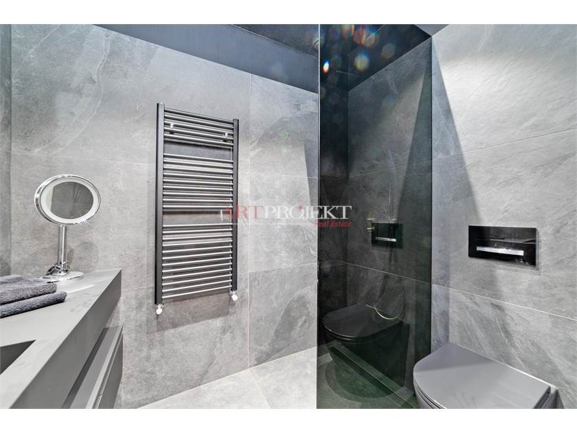 PRESTIGIOSO 3.5 LOCALI CON VISTA LAGO A PORZA / ArtProjekt SA