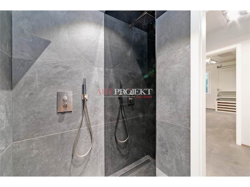 PRESTIGIOSO 3.5 LOCALI CON VISTA LAGO A PORZA / ArtProjekt SA