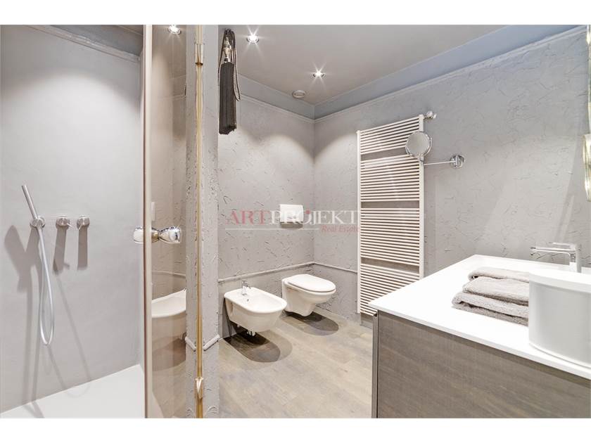 PRESTIGIOSO 3.5 LOCALI CON VISTA LAGO A PORZA / ArtProjekt SA