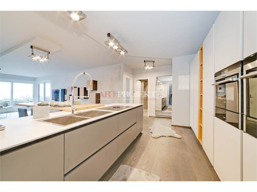 PRESTIGIOSO 3.5 LOCALI CON VISTA LAGO A PORZA / ArtProjekt SA