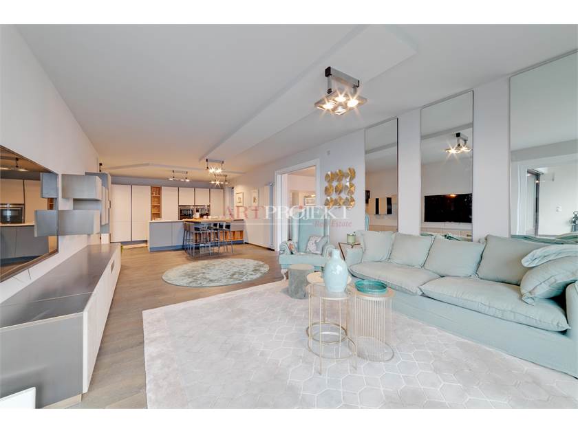 PRESTIGIOSO 3.5 LOCALI CON VISTA LAGO A PORZA / ArtProjekt SA