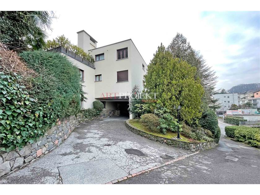 PRESTIGIOSO 3.5 LOCALI CON VISTA LAGO A PORZA / ArtProjekt SA