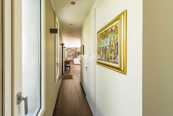 Moderno attico con ampia terrazza panoramica e vista lago – Lugano / ArtProjekt SA