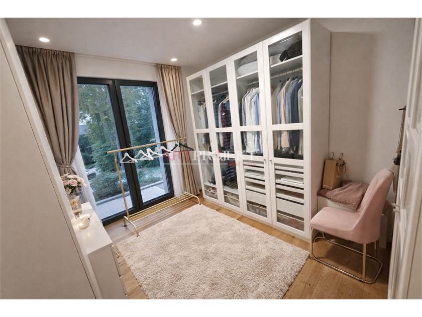 Massagno (TI) – Luminoso 4.5 locali con 2 posti auto in autorimessa / ArtProjekt SA