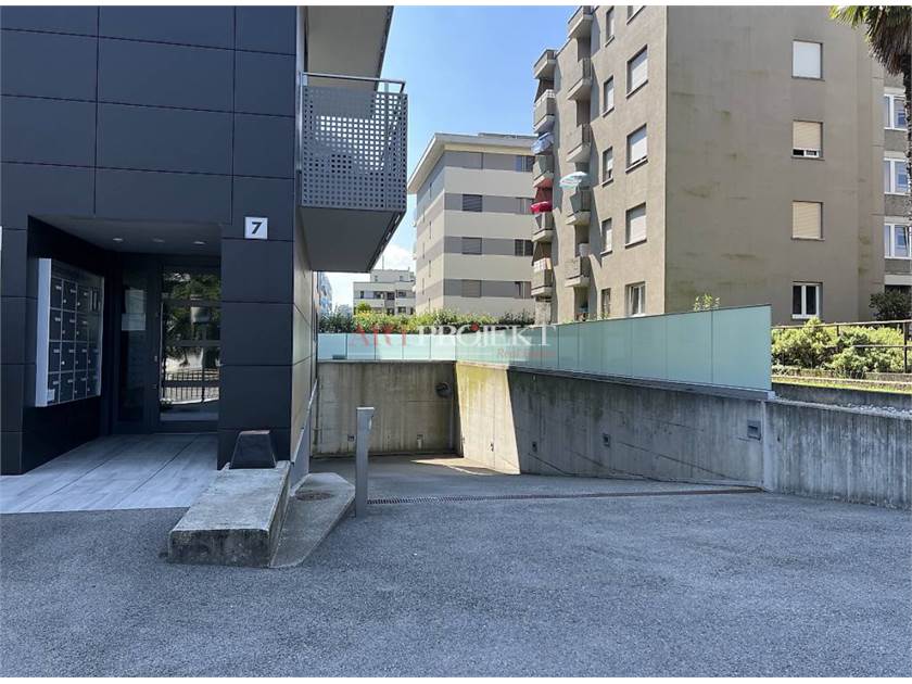 Überdachter Parkplatz zu Vermieten – Massagno / ArtProjekt SA