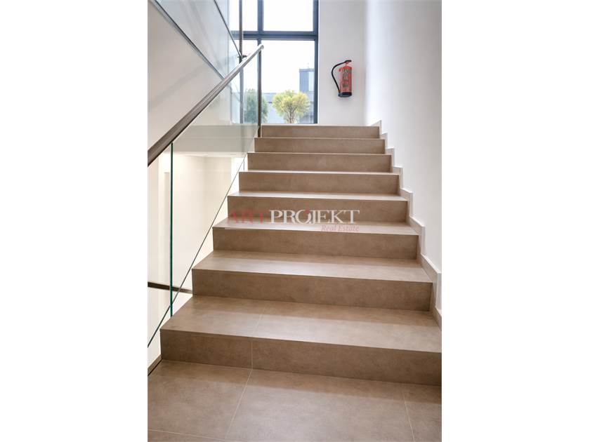 Massagno (TI) – Luminoso 4.5 locali con 2 posti auto in autorimessa / ArtProjekt SA