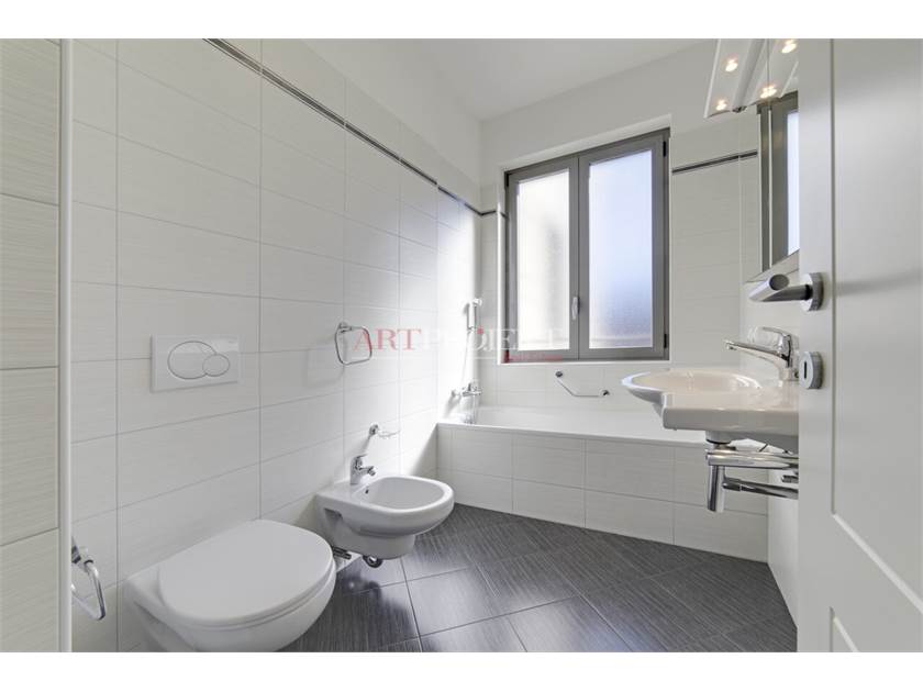 4.5 LOCALI DI PRESTIGIO A LUGANO / ArtProjekt SA