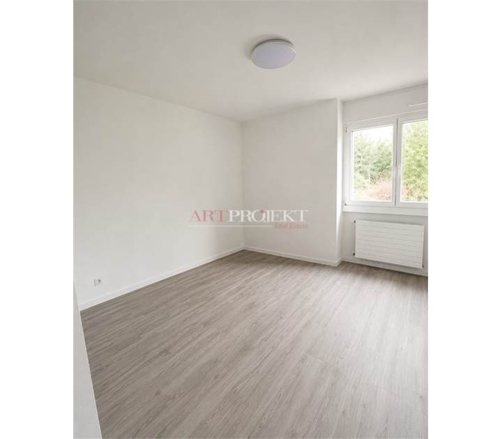 4.5 LOCALI A MENDRISIO – SPAZIO, LUMINOSITÀ E COMFORT A PREZZO IMBATTIBILE / ArtProjekt SA