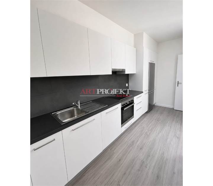 4.5 LOCALI A MENDRISIO – SPAZIO, LUMINOSITÀ E COMFORT A PREZZO IMBATTIBILE / ArtProjekt SA