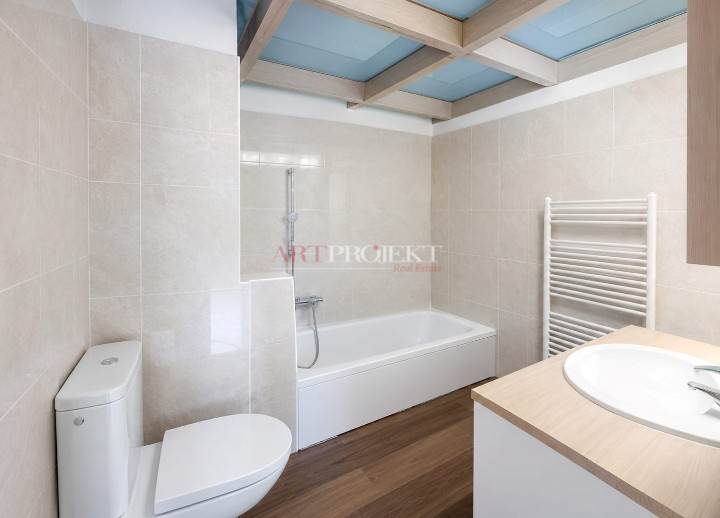 “Splendid 3.5-room apartment with mezzanine and vineyard views – Castel San Pietro” / ArtProjekt SA