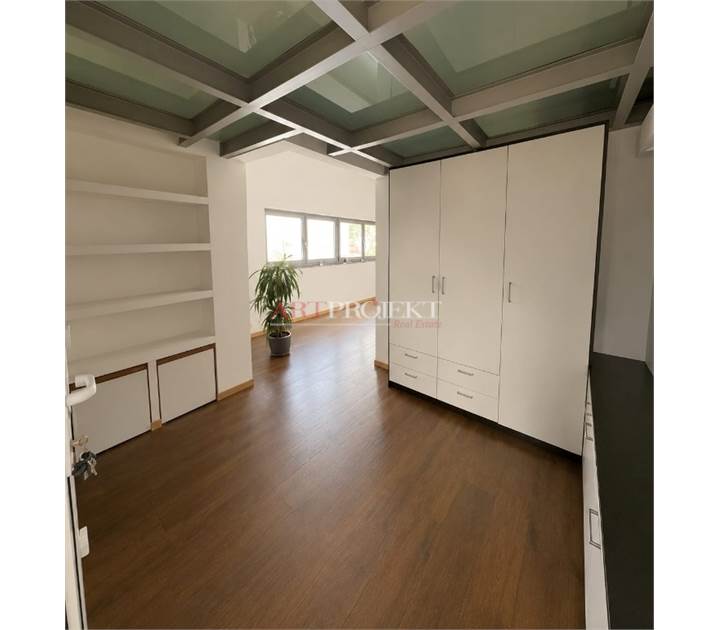 “Splendid 3.5-room apartment with mezzanine and vineyard views – Castel San Pietro” / ArtProjekt SA
