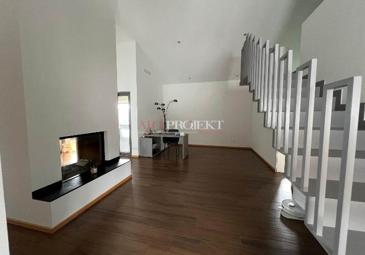 “Splendid 3.5-room apartment with mezzanine and vineyard views – Castel San Pietro” / ArtProjekt SA